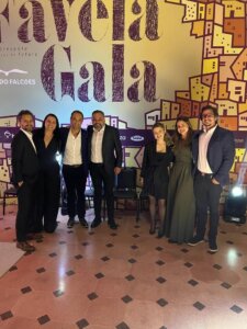 Vice-presidente executiva Daniela Medioli representa o Grupo SADA no “Favela Gala”, jantar anual beneficente promovido pela ONG Gerando Falcões